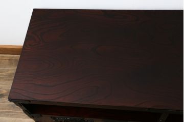 中古　美品!!　岩谷堂箪笥　力強い木目と存在感のある金具が魅力的なテレビボード(テレビ台、ローボード、リビングボード、サイドボード)(定価約38万円)(R-077283)