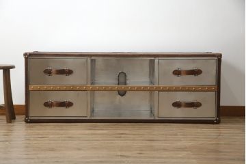 中古　ハロ(HALO)　ストニーハースト エンターテイメント ユニット(ブラッシュドスチール)(STONYHURST ENTERTAINMENT UNIT BRUSHED STEEL)　トランクのようなデザインが目を惹くテレビ台(リビングボード、テレビボード、収納棚、戸棚、引き出し、サイドボード、ローボード)(R-077285)