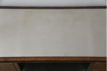 中古　ハロ(HALO)　ストニーハースト エンターテイメント ユニット(ブラッシュドスチール)(STONYHURST ENTERTAINMENT UNIT BRUSHED STEEL)　トランクのようなデザインが目を惹くテレビ台(リビングボード、テレビボード、収納棚、戸棚、引き出し、サイドボード、ローボード)(R-077285)