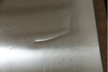 中古　ハロ(HALO)　ストニーハースト エンターテイメント ユニット(ブラッシュドスチール)(STONYHURST ENTERTAINMENT UNIT BRUSHED STEEL)　トランクのようなデザインが目を惹くテレビ台(リビングボード、テレビボード、収納棚、戸棚、引き出し、サイドボード、ローボード)(R-077285)