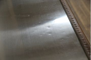 中古　ハロ(HALO)　ストニーハースト エンターテイメント ユニット(ブラッシュドスチール)(STONYHURST ENTERTAINMENT UNIT BRUSHED STEEL)　トランクのようなデザインが目を惹くテレビ台(リビングボード、テレビボード、収納棚、戸棚、引き出し、サイドボード、ローボード)(R-077285)