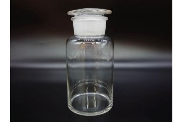 当時物　様々な用途に使える薬瓶3個セット(ガラスビン、硝子、メディシンボトル、キャニスター、筒型、フタ付き)(R-077308)