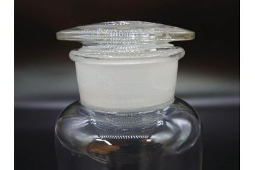 当時物　様々な用途に使える薬瓶3個セット(ガラスビン、硝子、メディシンボトル、キャニスター、筒型、フタ付き)(R-077308)