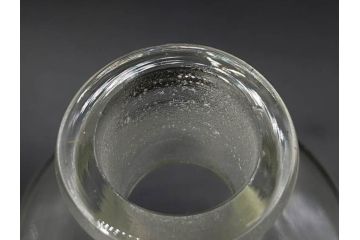 当時物　様々な用途に使える薬瓶3個セット(ガラスビン、硝子、メディシンボトル、キャニスター、筒型、フタ付き)(R-077308)