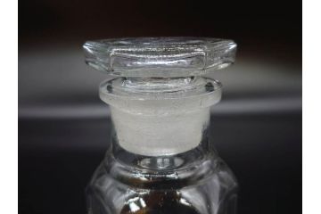 戦前　当時物　ヤマサ　様々な用途に使える六角瓶5個セット(醤油瓶、ガラスビン、硝子、メディシンボトル、キャニスター、フタ付き)(R-077309)