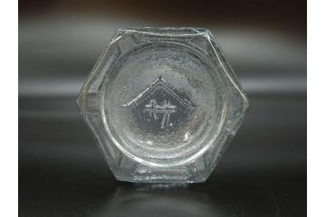 戦前　当時物　ヤマサ　様々な用途に使える六角瓶5個セット(醤油瓶、ガラスビン、硝子、メディシンボトル、キャニスター、フタ付き)(R-077309)