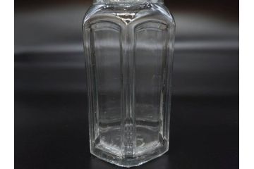 戦前　当時物　ヤマサ　様々な用途に使える六角瓶5個セット(醤油瓶、ガラスビン、硝子、メディシンボトル、キャニスター、フタ付き)(R-077309)