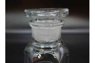 戦前　当時物　ヤマサ　様々な用途に使える六角瓶5個セット(醤油瓶、ガラスビン、硝子、メディシンボトル、キャニスター、フタ付き)(R-077309)