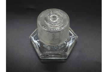 戦前　当時物　ヤマサ　様々な用途に使える六角瓶5個セット(醤油瓶、ガラスビン、硝子、メディシンボトル、キャニスター、フタ付き)(R-077309)
