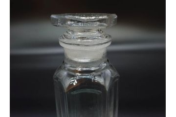 戦前　当時物　ヤマサ　様々な用途に使える六角瓶5個セット(醤油瓶、ガラスビン、硝子、メディシンボトル、キャニスター、フタ付き)(R-077309)