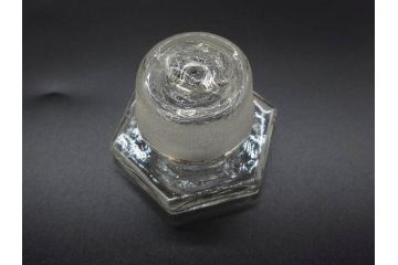 戦前　当時物　ヤマサ　様々な用途に使える六角瓶5個セット(醤油瓶、ガラスビン、硝子、メディシンボトル、キャニスター、フタ付き)(R-077309)