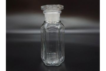 戦前　当時物　ヤマサ　様々な用途に使える六角瓶5個セット(醤油瓶、ガラスビン、硝子、メディシンボトル、キャニスター、フタ付き)(R-077309)