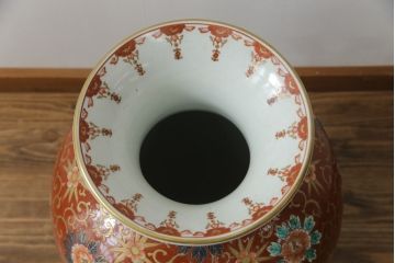 秀峰作　有田焼　色絵　大花瓶　高さ75cm　鮮やかな色彩の豪華な花瓶(陶器、金彩、花唐草、美人図、梅、桜、牡丹、フラワーベース、壺、つぼ、花器、花入れ、共箱付き)(R-077364)