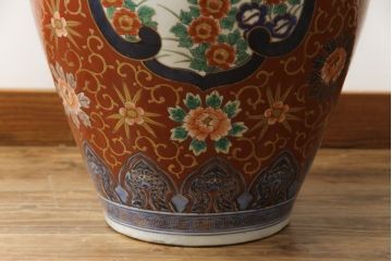 秀峰作　有田焼　色絵　大花瓶　高さ75cm　鮮やかな色彩の豪華な花瓶(陶器、金彩、花唐草、美人図、梅、桜、牡丹、フラワーベース、壺、つぼ、花器、花入れ、共箱付き)(R-077364)