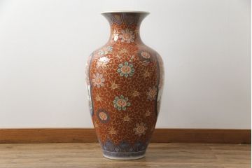 秀峰作　有田焼　色絵　大花瓶　高さ75cm　鮮やかな色彩の豪華な花瓶(陶器、金彩、花唐草、美人図、梅、桜、牡丹、フラワーベース、壺、つぼ、花器、花入れ、共箱付き)(R-077364)