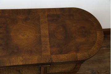 中古　美品　DREXEL HERITAGE(ドレクセルヘリテイジ)　FRANCESCA(フランチェスカ)シリーズ　ラタン張りの棚がお洒落なコンソールテーブル　(R-077366)