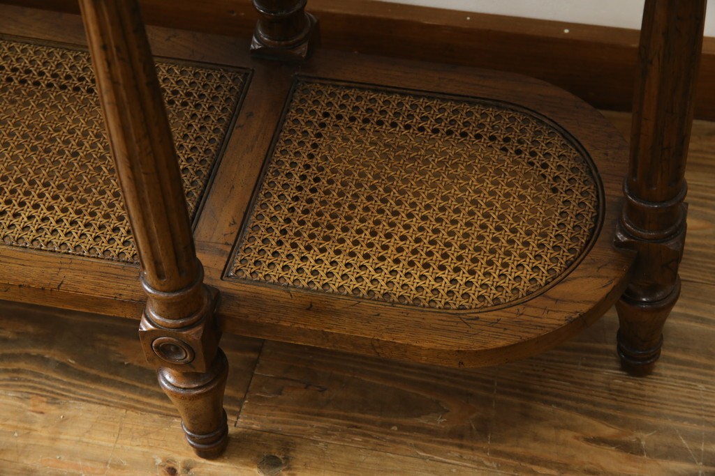 中古　美品　DREXEL HERITAGE(ドレクセルヘリテイジ)　FRANCESCA(フランチェスカ)シリーズ　ラタン張りの棚がお洒落なコンソールテーブル　(R-077366)