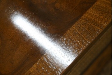 中古　美品　DREXEL HERITAGE(ドレクセルヘリテイジ)　FRANCESCA(フランチェスカ)シリーズ　ラタン張りの棚がお洒落なコンソールテーブル　(R-077366)