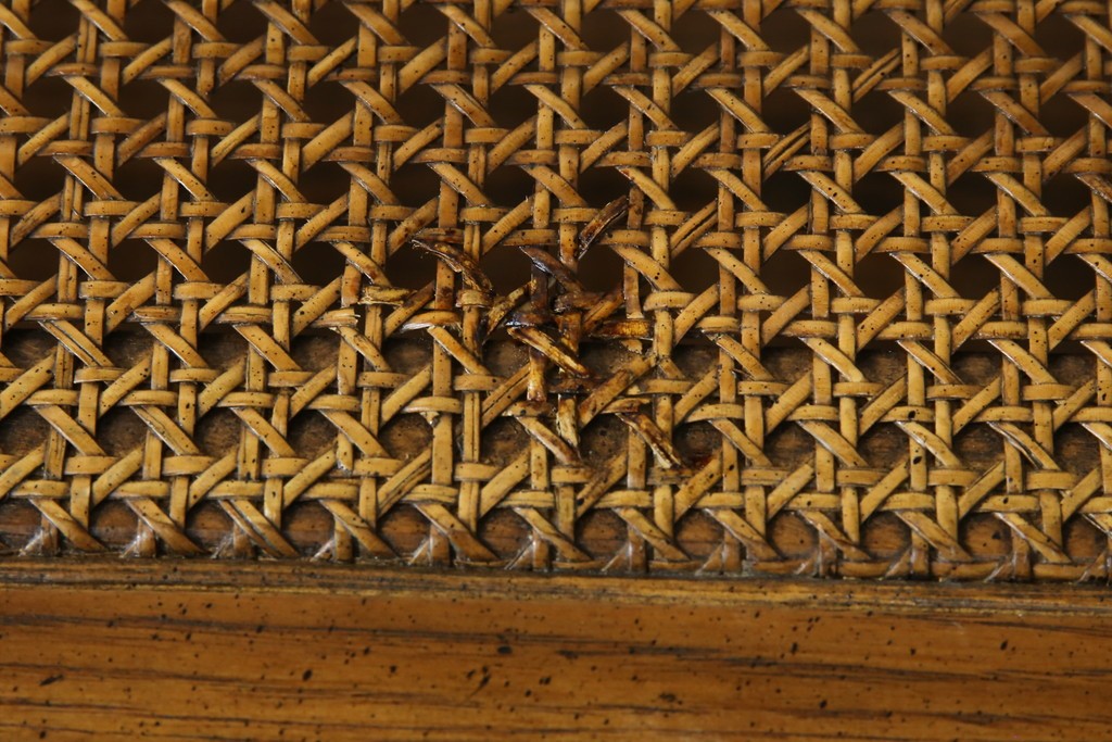 中古　美品　DREXEL HERITAGE(ドレクセルヘリテイジ)　FRANCESCA(フランチェスカ)シリーズ　ラタン張りの棚がお洒落なコンソールテーブル　(R-077366)