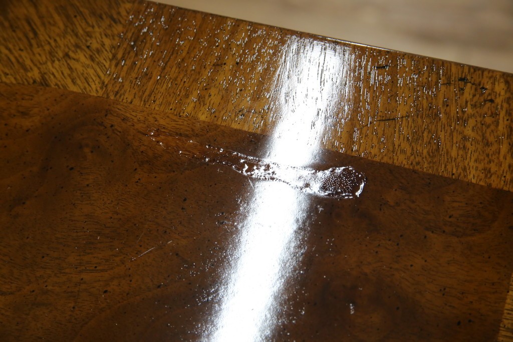 中古　美品　DREXEL HERITAGE(ドレクセルヘリテイジ)　FRANCESCA(フランチェスカ)シリーズ　ラタン張りの棚がお洒落なコンソールテーブル　(R-077366)