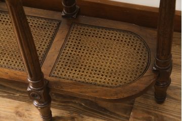中古　美品　DREXEL HERITAGE(ドレクセルヘリテイジ)　FRANCESCA(フランチェスカ)シリーズ　ラタン張りの棚がお洒落なコンソールテーブル(サイドテーブル、花台、飾り台、作業台)(R-077366)