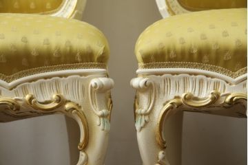 中古　イタリア高級家具　SILIK(シリック)　DAFNEシリーズ　ロココ調　優美な雰囲気漂うチェア4脚セット(ダイニングチェア、サロンチェア、イス、椅子)(定価4脚で約110万円)(R-077369)