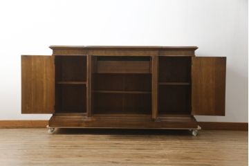 中古　DREXEL HERITAGE(ドレクセルヘリテイジ)　アメリカモデル　マホガニー材　クラシカルな佇まいのサイドボード(サイドキャビネット、リビングボード、収納棚、戸棚)(R-077370)