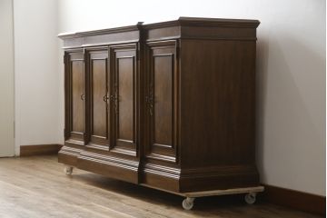中古　DREXEL HERITAGE(ドレクセルヘリテイジ)　アメリカモデル　マホガニー材　クラシカルな佇まいのサイドボード(サイドキャビネット、リビングボード、収納棚、戸棚)(R-077370)