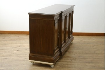 中古　DREXEL HERITAGE(ドレクセルヘリテイジ)　アメリカモデル　マホガニー材　クラシカルなデザインのサイドボード　(R-077370)