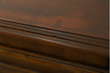 中古　DREXEL HERITAGE(ドレクセルヘリテイジ)　アメリカモデル　マホガニー材　クラシカルなデザインのサイドボード　(R-077370)
