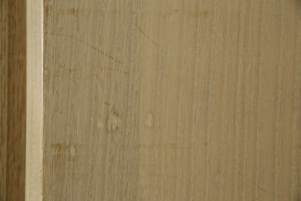 中古　伝統工芸品　伝統工芸士 加藤隆康作　扇・桜・松竹梅がデザインされた金具が華やかな春日部桐箪笥　(R-077372)