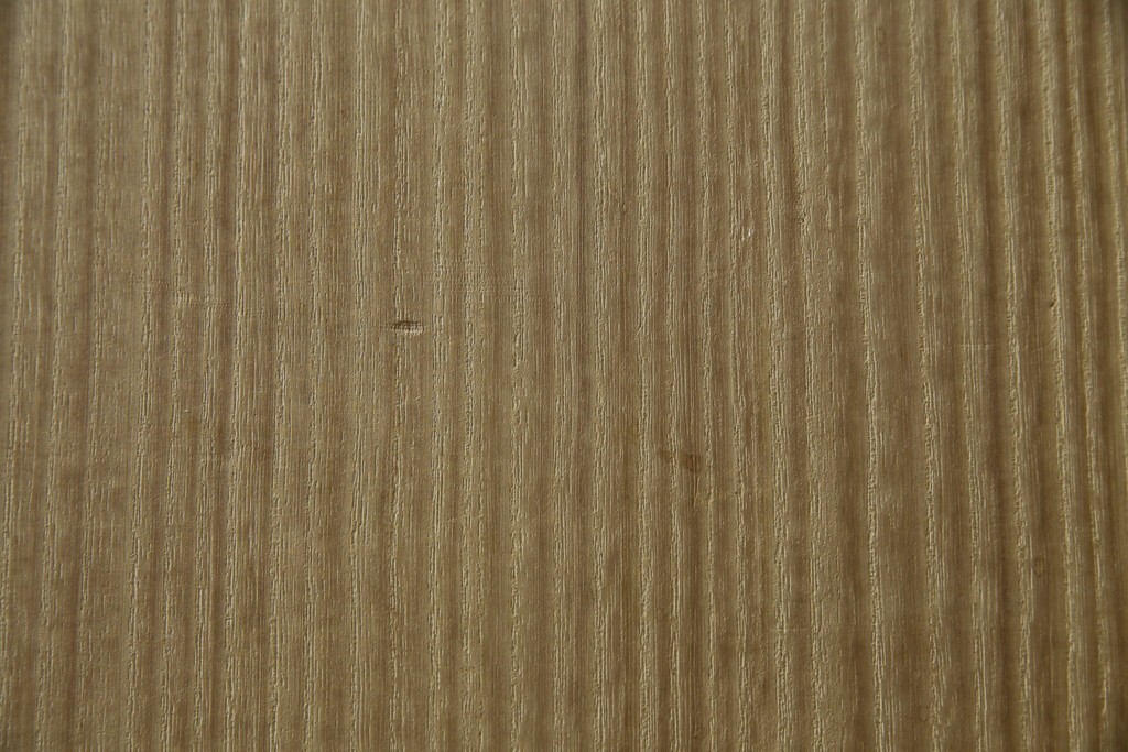 中古　伝統工芸品　伝統工芸士 加藤隆康作　扇・桜・松竹梅がデザインされた金具が華やかな春日部桐箪笥　(R-077372)