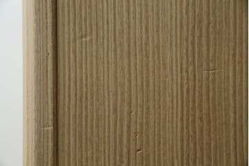 中古　伝統工芸品　伝統工芸士 加藤隆康作　扇・桜・松竹梅がデザインされた金具が華やかな春日部桐箪笥　(R-077372)