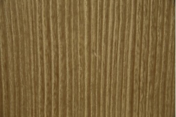 中古　伝統工芸品　伝統工芸士 加藤隆康作　扇・桜・松竹梅がデザインされた金具が華やかな春日部桐箪笥　(R-077372)