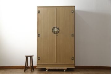 中古　伝統工芸品　伝統工芸士　加藤隆康作　扇と梅がデザインされた金具が華やかな春日部桐箪笥(胴丸、桐たんす、着物箪笥、衣装タンス、和箪笥、引き出し)(R-077372)