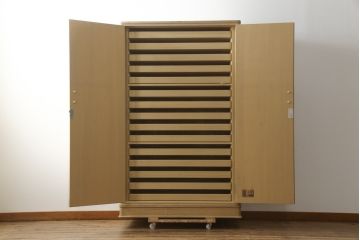 中古　伝統工芸品　伝統工芸士　加藤隆康作　扇と梅がデザインされた金具が華やかな春日部桐箪笥(胴丸、桐たんす、着物箪笥、衣装タンス、和箪笥、引き出し)(R-077372)