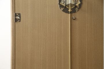 中古　伝統工芸品　伝統工芸士　加藤隆康作　扇と梅がデザインされた金具が華やかな春日部桐箪笥(胴丸、桐たんす、着物箪笥、衣装タンス、和箪笥、引き出し)(R-077372)