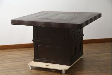 中古　民芸家具　広島県　博永家具　2way　木の風合いが際立つ浮造り仕上げの囲炉裏テーブル(関西火鉢、木製火鉢、2人掛け、4人掛け、ダイニングテーブル、食卓、座卓、ローテーブル、センターテーブル、リビングテーブル)(定価約50万円)(R-077373)