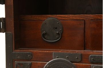 和製アンティーク　特注 高級品!!　総欅(ケヤキ)材　新潟県見附市産　観音扉付き帳場箪笥(時代箪笥、和箪笥、収納箪笥、整理箪笥、引き出し)(R-077374)