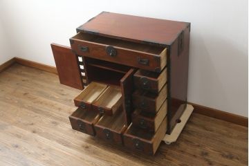 和製アンティーク　特注 高級品!!　総欅(ケヤキ)材　新潟県見附市産　観音扉付き帳場箪笥(時代箪笥、和箪笥、収納箪笥、整理箪笥、引き出し)(R-077374)