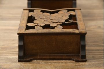 中古　軽井沢彫り　桜の透かし彫りが優美なレターラック(二段状差し、壁掛け収納)(R-077375)