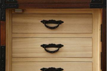 中古　美品　和の空間づくりにおすすめの総桐仙台箪笥(サイドチェスト、衣装箪笥、収納箪笥、和タンス、引き出し)(R-077376)