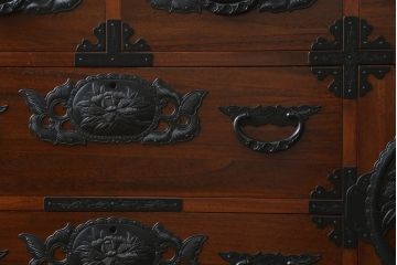 中古　美品　和の空間づくりにおすすめの総桐仙台箪笥(サイドチェスト、衣装箪笥、収納箪笥、和タンス、引き出し)(R-077376)