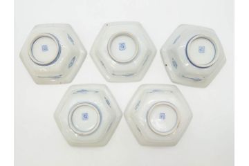 幕末〜明治　伊万里焼　4.1寸　約13cm　金襴手が見事な六角皿5枚セット(色絵、花文、裏印、深鉢、変形皿、小鉢、向付、器、四寸一分、和食器)(R-077385)