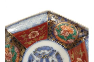 幕末〜明治　伊万里焼　4.1寸　約13cm　金襴手が見事な六角皿5枚セット(色絵、花文、裏印、深鉢、変形皿、小鉢、向付、器、四寸一分、和食器)(R-077385)