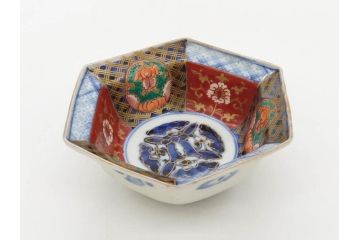 幕末〜明治　伊万里焼　4.1寸　約13cm　金襴手が見事な六角皿5枚セット(色絵、花文、裏印、深鉢、変形皿、小鉢、向付、器、四寸一分、和食器)(R-077385)