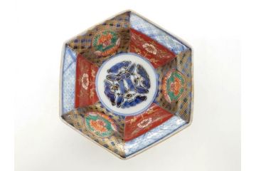 幕末〜明治　伊万里焼　4.1寸　約13cm　金襴手が見事な六角皿5枚セット(色絵、花文、裏印、深鉢、変形皿、小鉢、向付、器、四寸一分、和食器)(R-077385)
