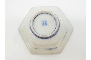 幕末〜明治　伊万里焼　4.1寸　約13cm　金襴手が見事な六角皿5枚セット(色絵、花文、裏印、深鉢、変形皿、小鉢、向付、器、四寸一分、和食器)(R-077385)