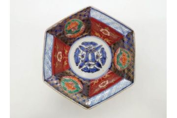 幕末〜明治　伊万里焼　4.1寸　約13cm　金襴手が見事な六角皿5枚セット(色絵、花文、裏印、深鉢、変形皿、小鉢、向付、器、四寸一分、和食器)(R-077385)