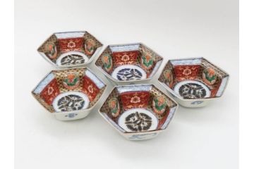 幕末〜明治　伊万里焼　4.1寸　約13cm　金襴手が見事な六角皿5枚セット(色絵、花文、裏印、深鉢、変形皿、小鉢、向付、器、四寸一分、和食器)(R-077386)